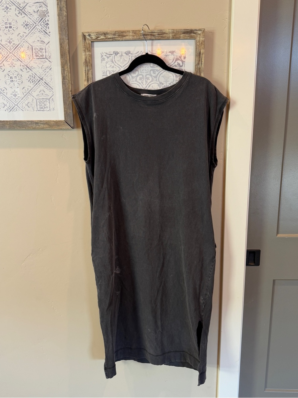 Sleeveless Black muscle T-Shirt Dress